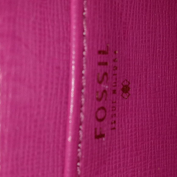 FOSSIL WRISTLET WALLETT - Picture 5 of 8
